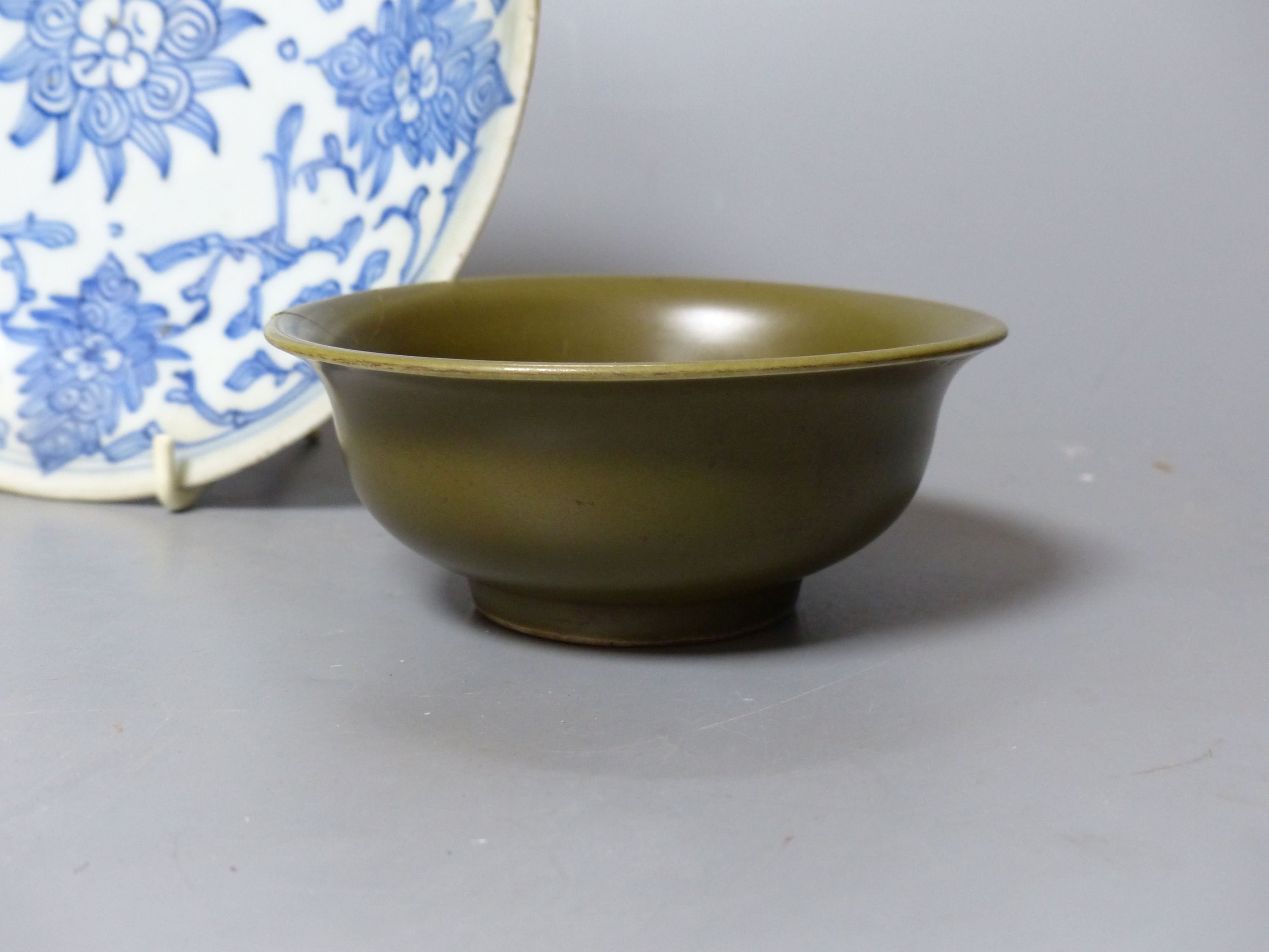 Three items of Chinese ceramic , largest 19cm diameter